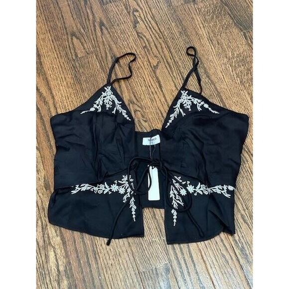 Rumored Womens Wilder Top Embroidered Floral Tie Front Black Size Medium NWT - Picture 4 of 9